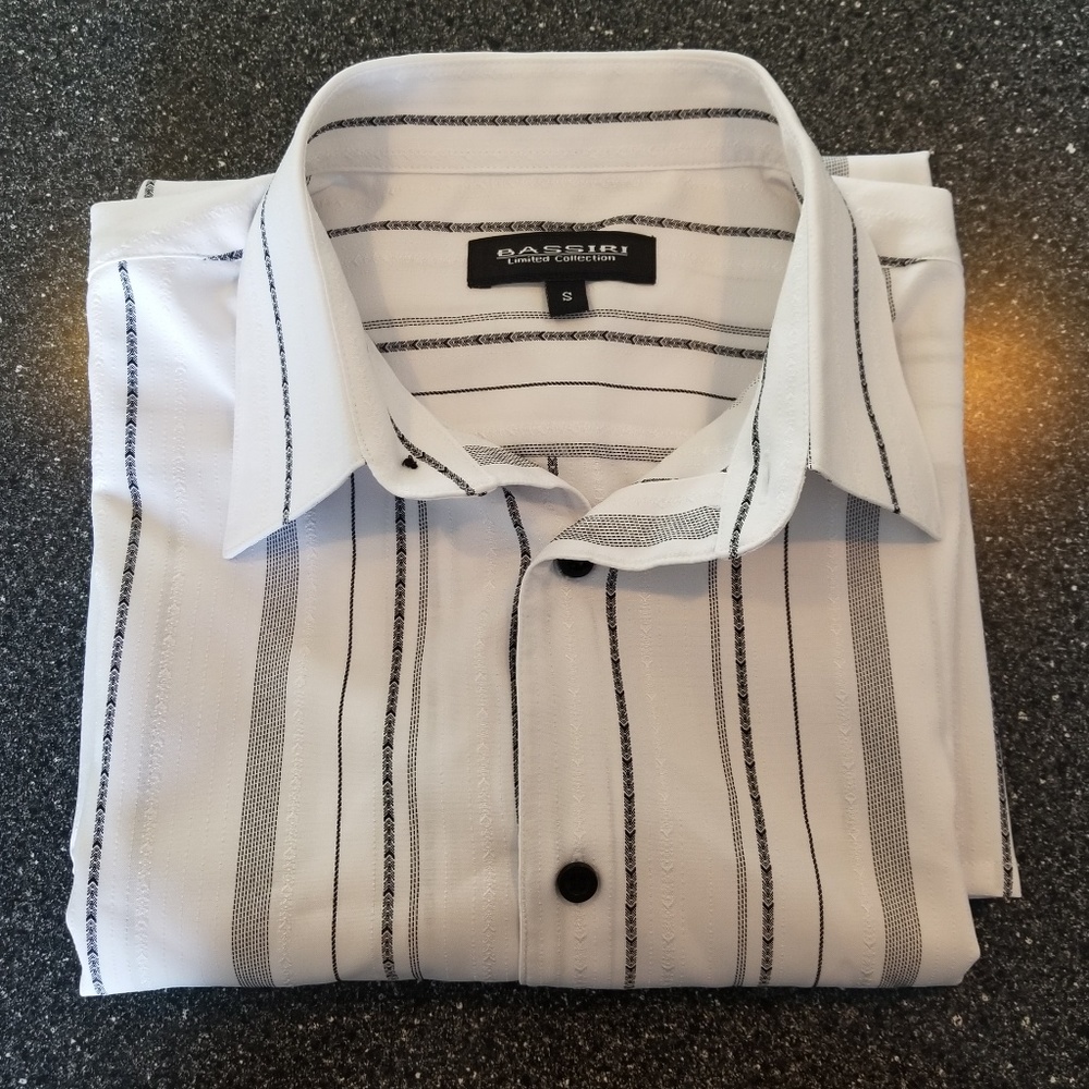 Striped shoe sleeve button up